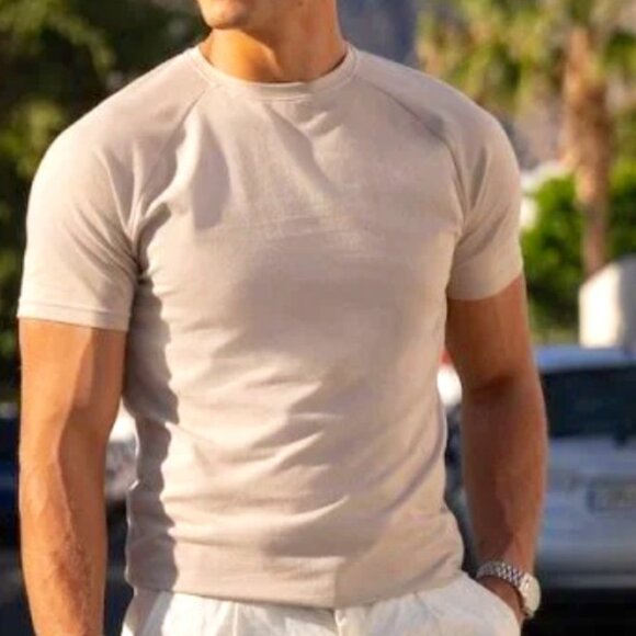 NWOT Kenneth Cole Tan Active Tee Fitted Men's T-shirt - Picture 1 of 5